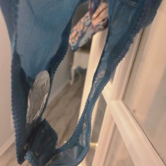 FP Wanderlust Jade Floral Thong Bodysuit W/Balloon Sleeves & Cinched Back - Picture 10 of 14